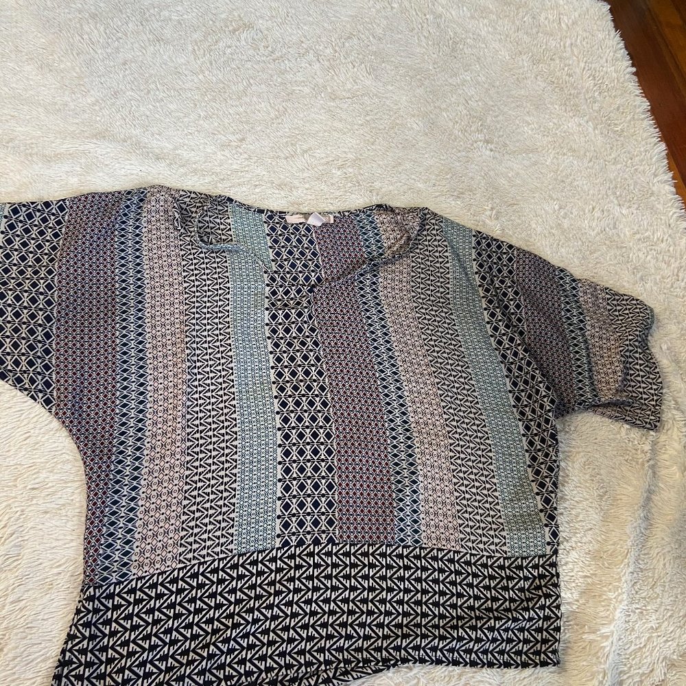Geometric flowy blouse